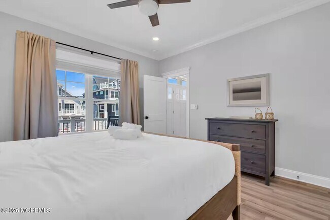 Building Photo - 13 5th Ave