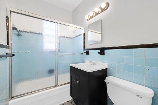 Building Photo - 3762 SW 27th St