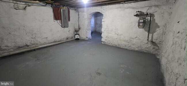 Building Photo - 5804 Haverford Ave