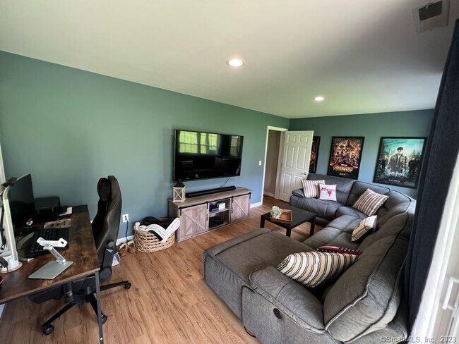 Building Photo - 1305 Sienna Dr