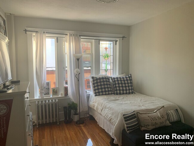 Building Photo - 38 Hemenway St