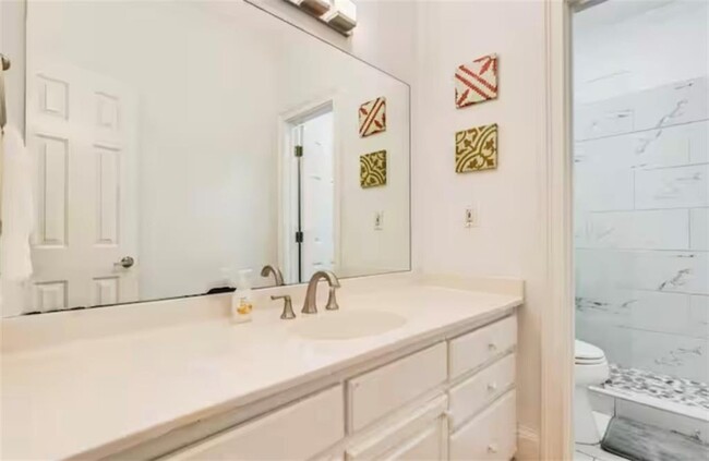 Building Photo - 1408 Aramore Dr SE