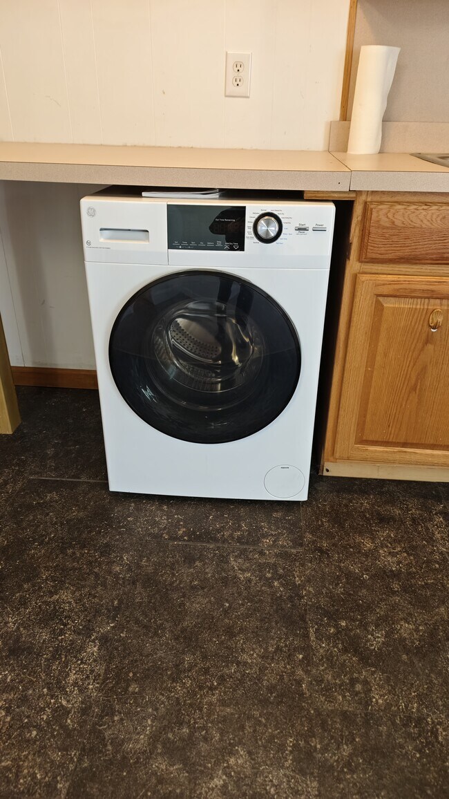 Building Photo - Chestnut Grove Village 13, 14, 15, 16