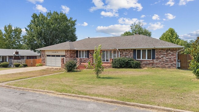 Building Photo - House for Rent 3 Bedrooms 2 Bath !!!!!