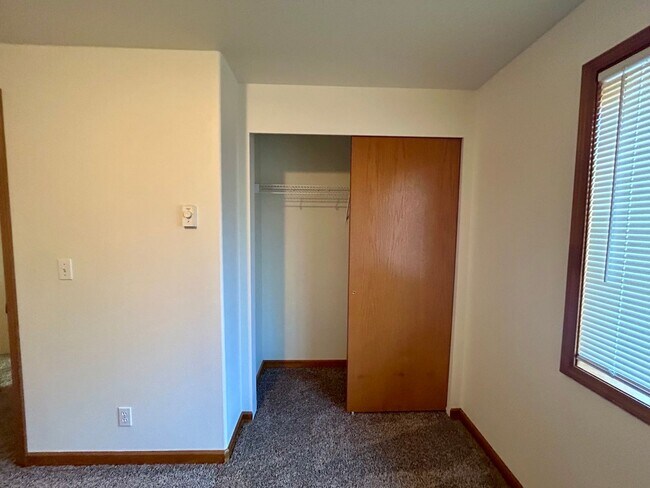 Building Photo - 4241 Wintergreen Ln