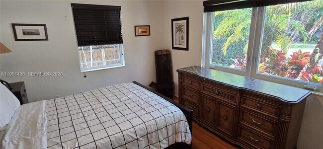 Building Photo - 4317 SW 62nd Ave