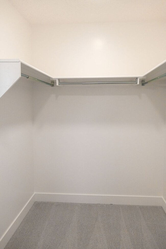 Building Photo - Spacious 4-Bed Home in Sage Canyon - Small Pet Friendly