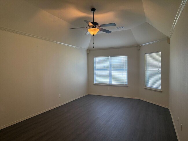 Building Photo - Welcome to your beautiful 3 bedroom home in the Battle Creek golf community!