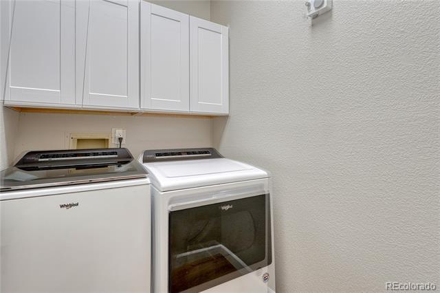 Building Photo - 9885 Greensview Cir