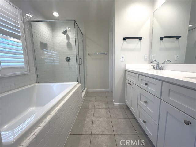 Building Photo - 253 S Vermont Ave