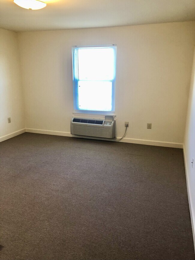 Building Photo - Broadway Apartments