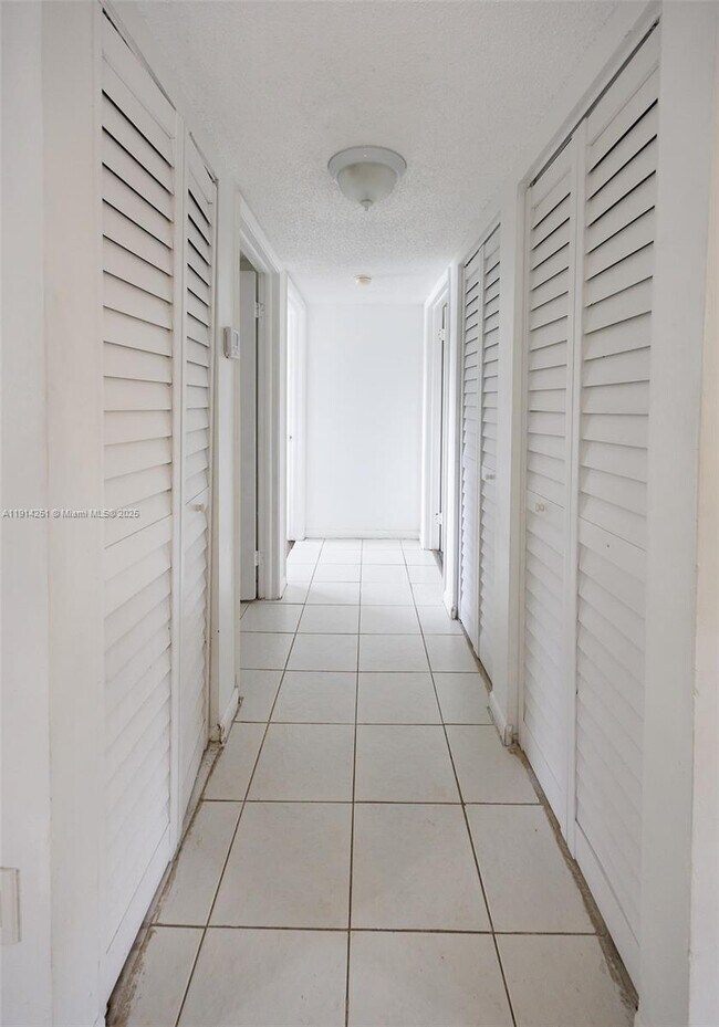 Building Photo - 14970 SW 82nd Ln