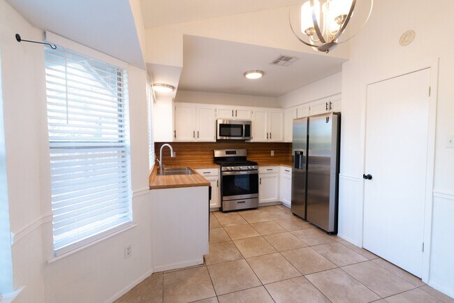 Building Photo - 1606 Gatlinburg Dr