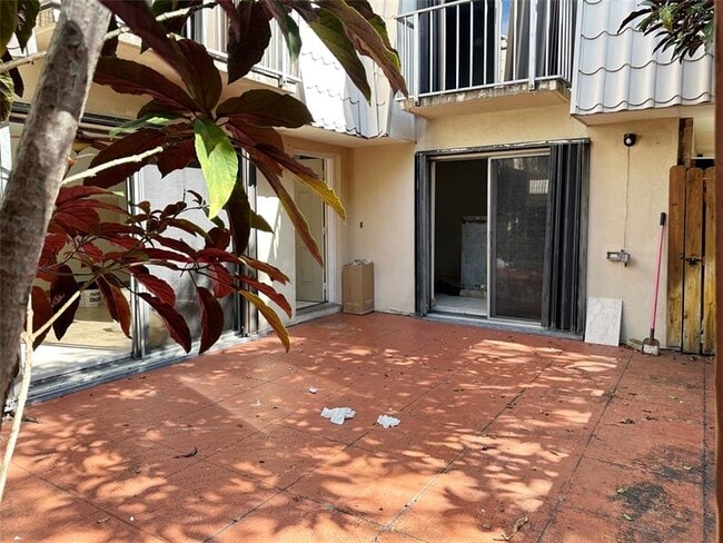 Building Photo - 1700 Embassy Dr