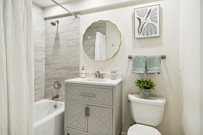 Building Photo - 801 E Miner St