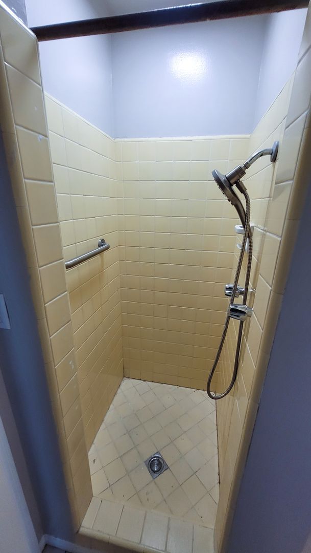 Building Photo - 4 Bed 2 Bath House in East Whittier Availa...