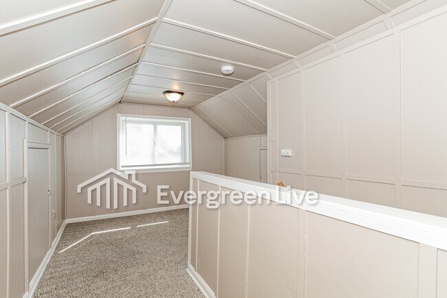 Building Photo - 6331 Stover Ave