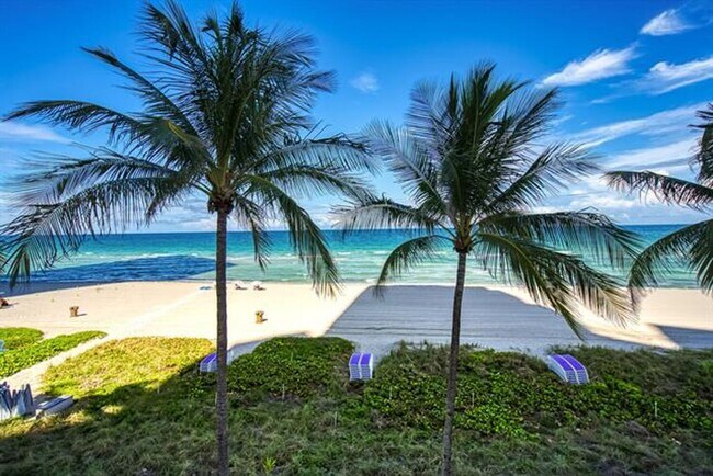 Building Photo - 18911 Collins Ave