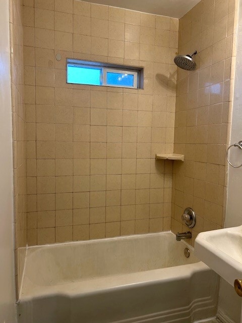 Building Photo - 321 S Pauley St