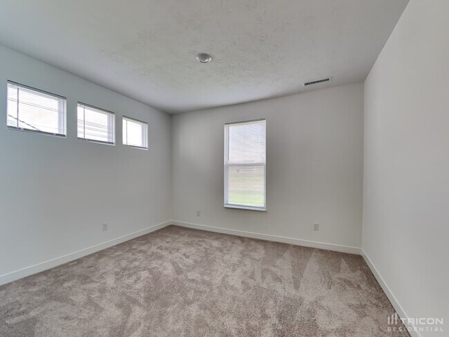 Building Photo - 2120 S Quincy Dr