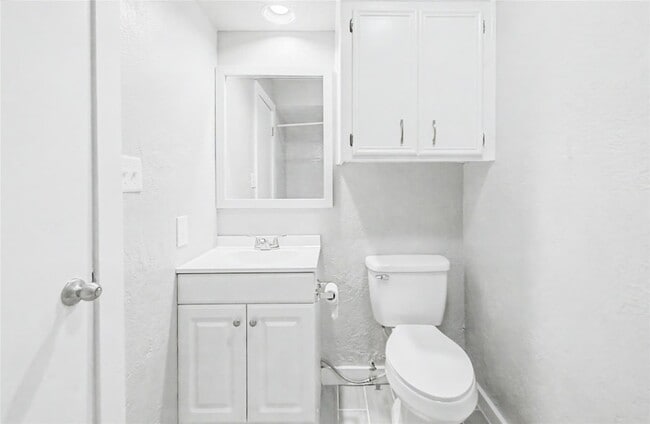 Building Photo - 41 Cypress Fairway Village