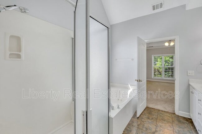 Building Photo - 40 Downie Ct