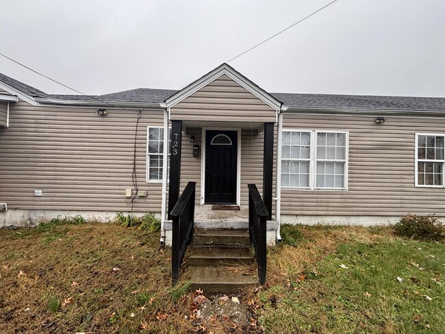 Building Photo - 723 Jackson St