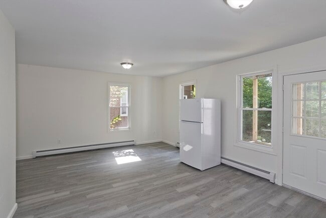 Building Photo - 22 Highland Ave