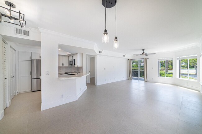 Building Photo - 815 Boynton Beach Blvd