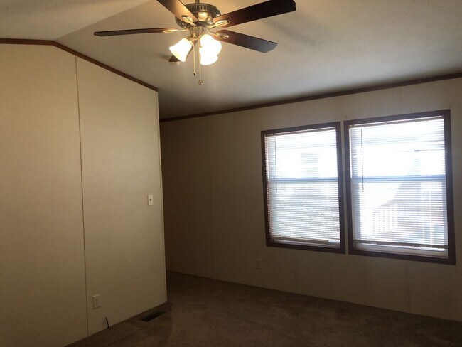Building Photo - 1801 W 92nd Ave