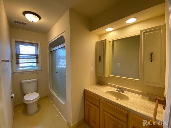 Building Photo - 22 Maddaket Ct