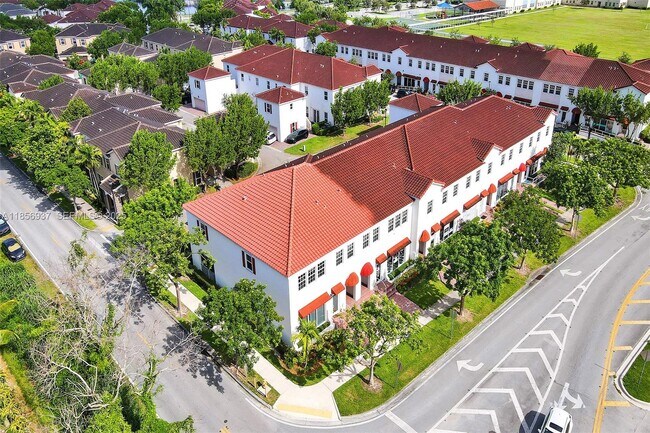 Building Photo - 9500 SW 167th Ave