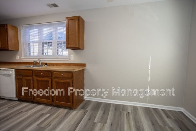 Building Photo - 16326 Taconic Cir