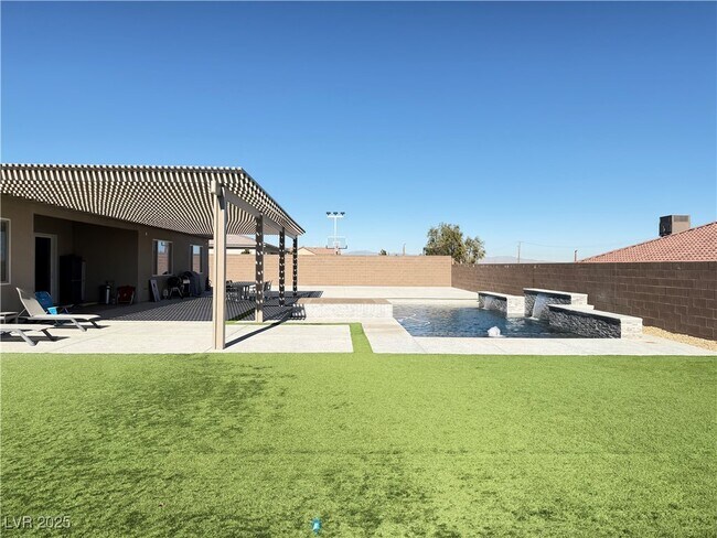 Building Photo - 8480 Warbonnet Way