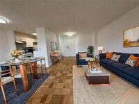 Building Photo - 16 Lake St