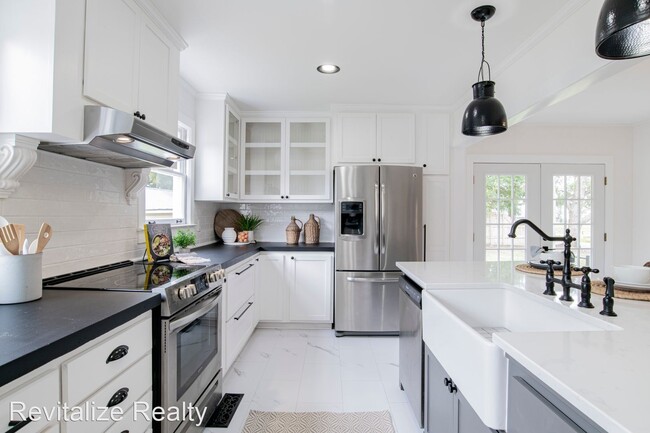 Building Photo - 3 br, 2 bath House - 65 Bishop Lane S