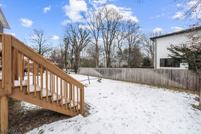 Building Photo - 135 Grove St