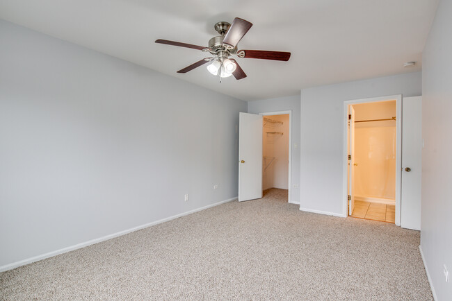 Building Photo - 3491 Willowview Ct