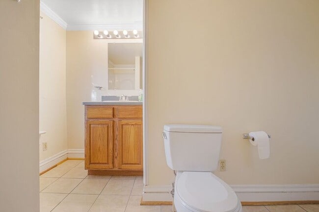 Building Photo - 307 Hawke St