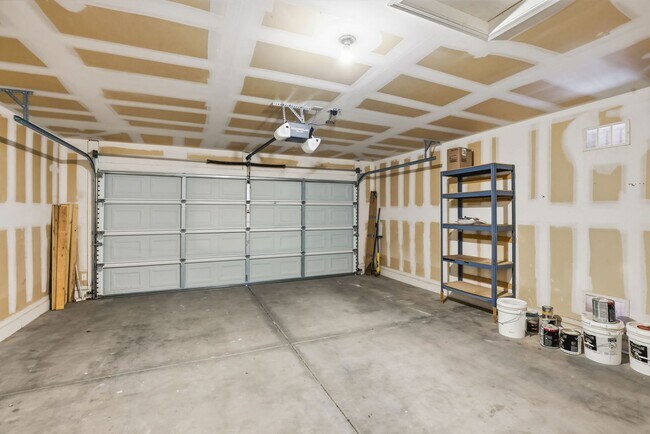 Building Photo - 3 bedroom home in queen creek, ready to go!-1 MONTH FREE WITH A 13 MONTH LEASE!