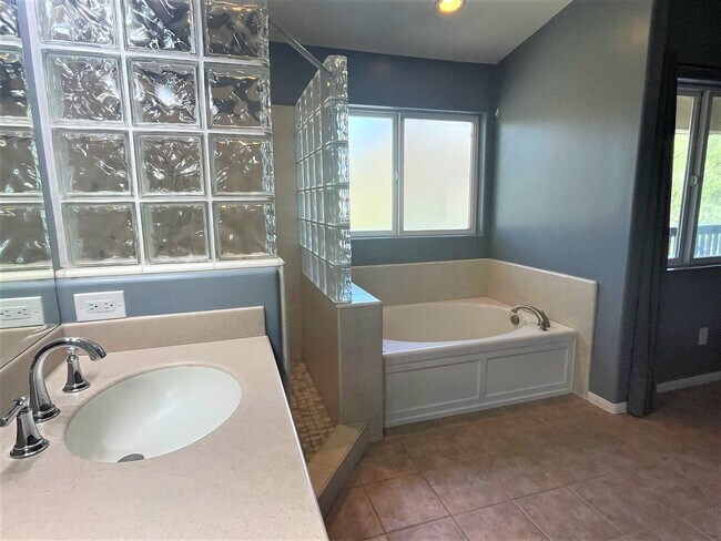 Building Photo - Views Galore from this Harbison Canyon Home!