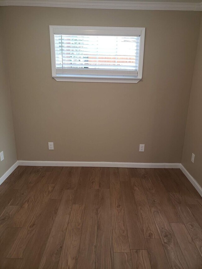 Building Photo - Remodeled Studio in Walkable Kings Beach!