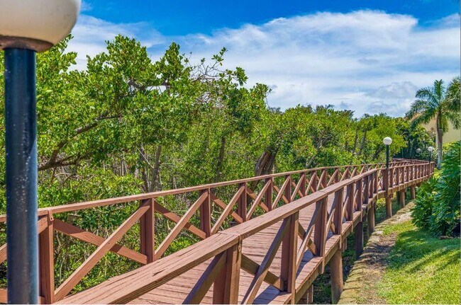 Building Photo - 1316 Pasadena Ave S