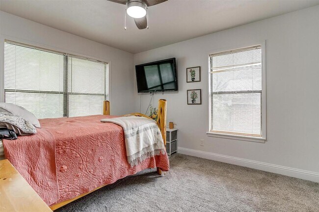 Building Photo - 8328 Tucson Trl