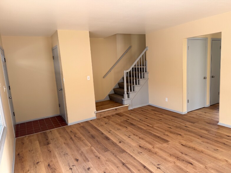 Building Photo - 12227 W Dearbourn Ave