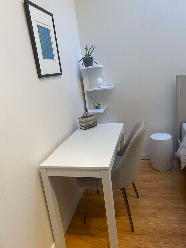 Building Photo - 6579 Exeter Dr