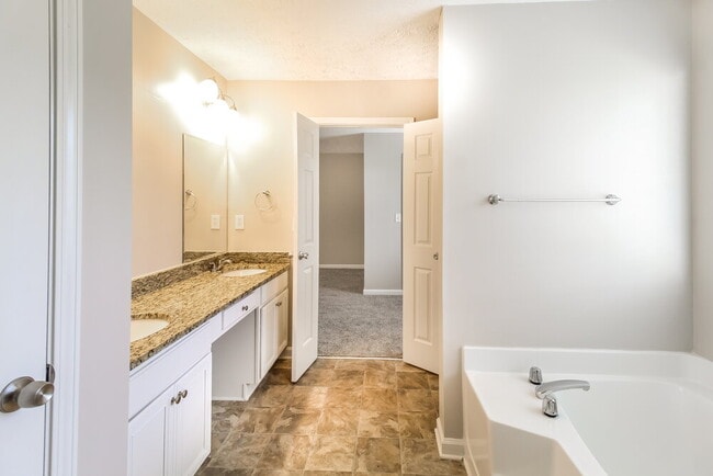 Building Photo - 6583 Carriage Ln