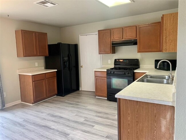 Building Photo - 112 Alexis Way