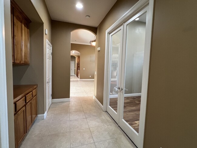 Building Photo - 12309 Thornwood Dr