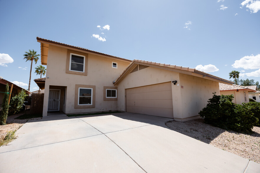Building Photo - 1421 W Camino Ct
